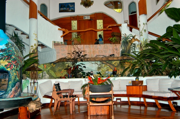 Finca Rosa Blanca lobby.